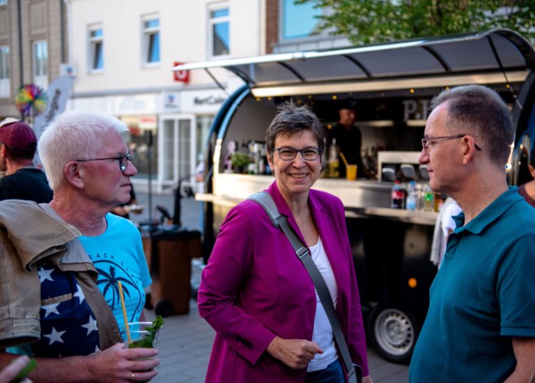 Erfolgreicher Start des Wesselinger Feierabendmarktes